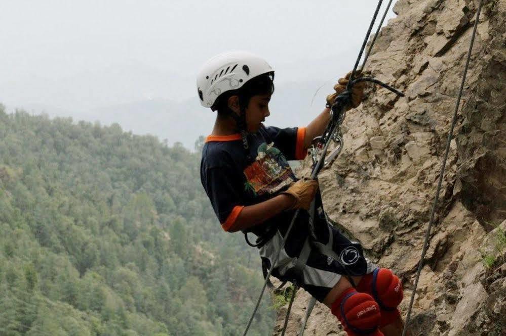 Aamod Resort Shimla Ngoại thất bức ảnh